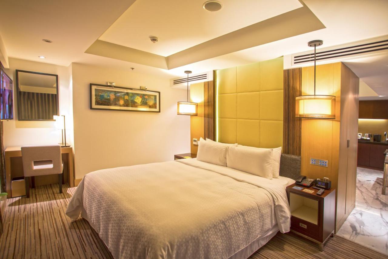 Crowne Plaza Dhaka Gulshan By Ihg Exterior photo